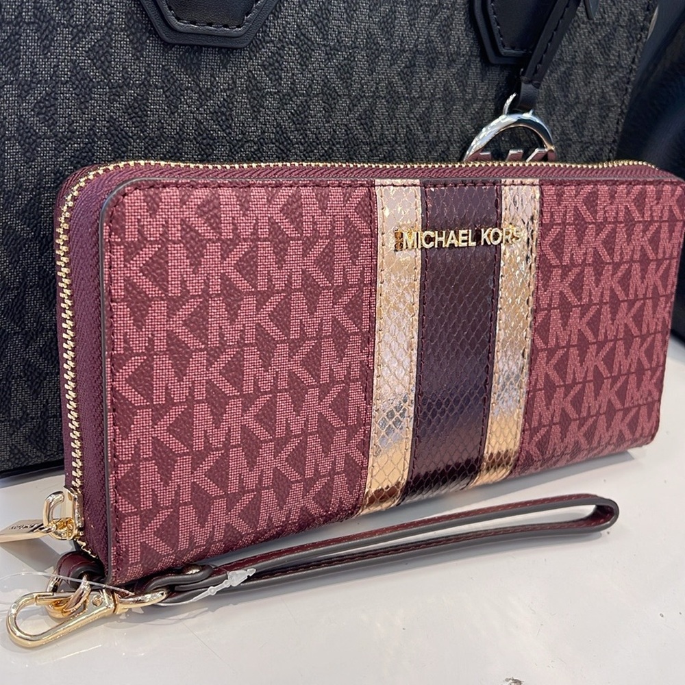 Michael Kors Jet Set Travel Large Signature Logo and Metallic Continental Wallet